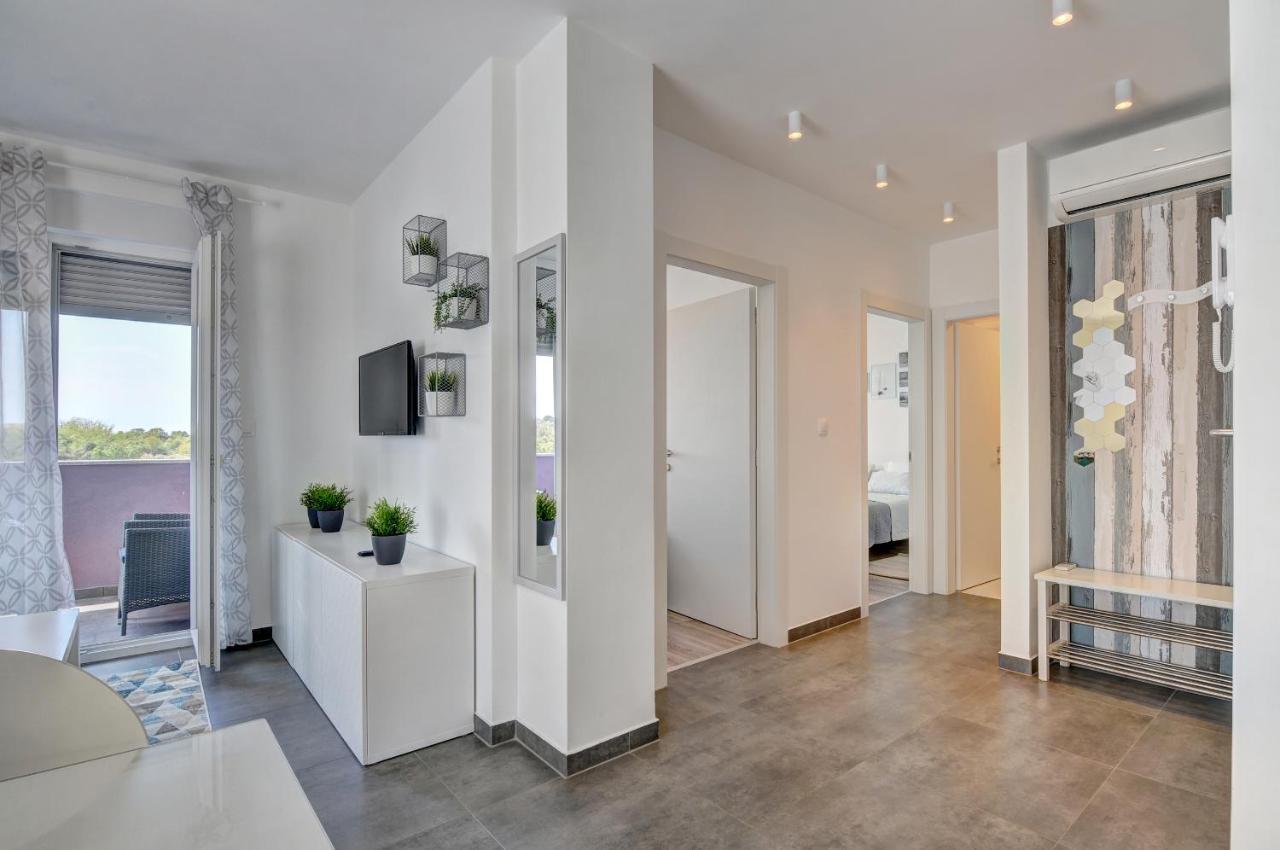 Apartment Log In Штиньян Экстерьер фото