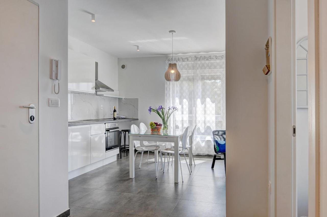 Apartment Log In Штиньян Экстерьер фото