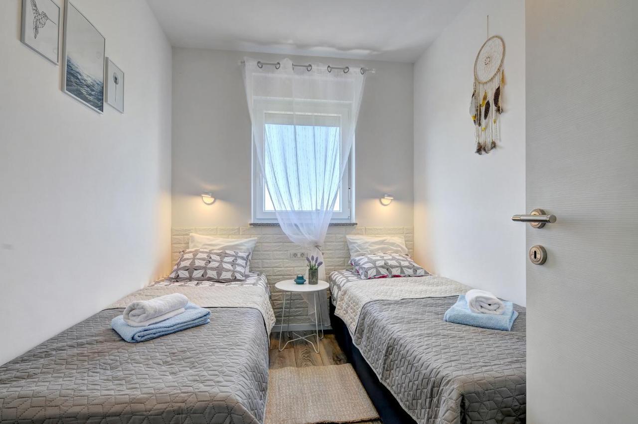 Apartment Log In Штиньян Экстерьер фото