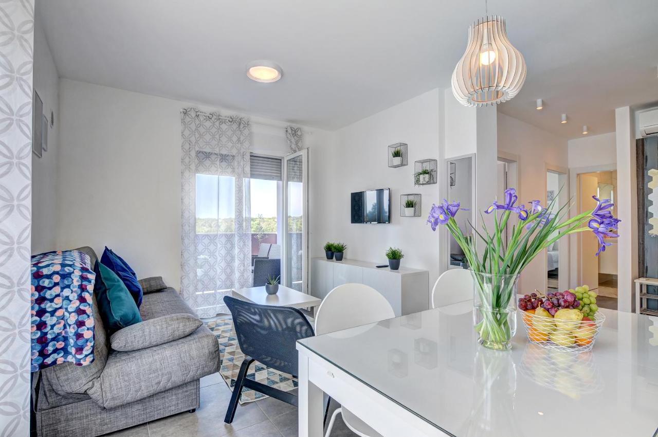 Apartment Log In Штиньян Экстерьер фото
