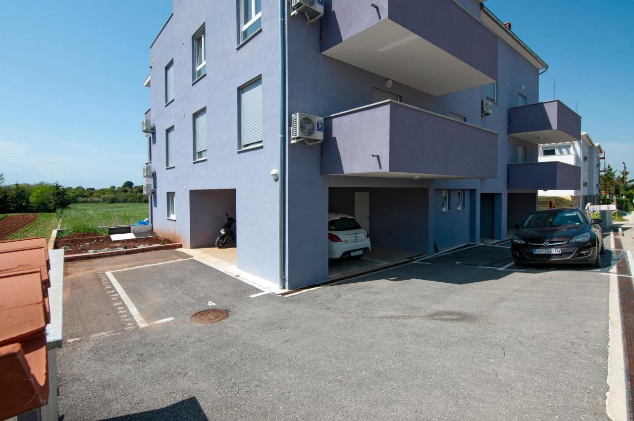 Apartment Log In Штиньян Экстерьер фото